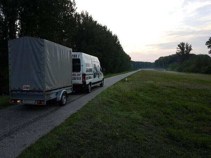 Kombi za prevoz robe sa prikolicom